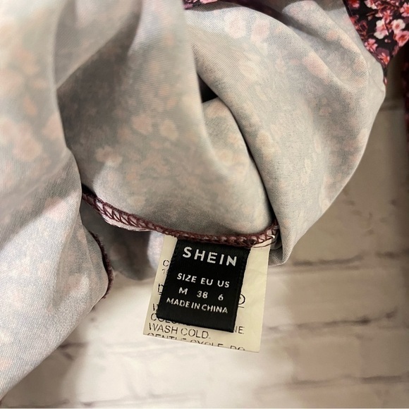 Ditsy Floral Blouse 5️⃣✖️3️⃣0️⃣ - Picture 6 of 9